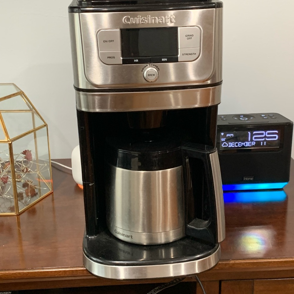 Cuisinart grind and brew automatic 10 cup coffee maker